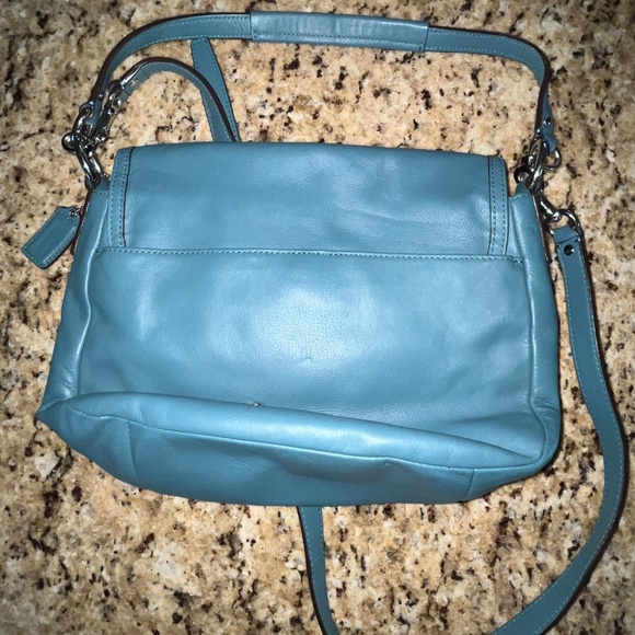Classic Coach Blue Leather Crossbody Shoulder Bag - Picture 3 of 9